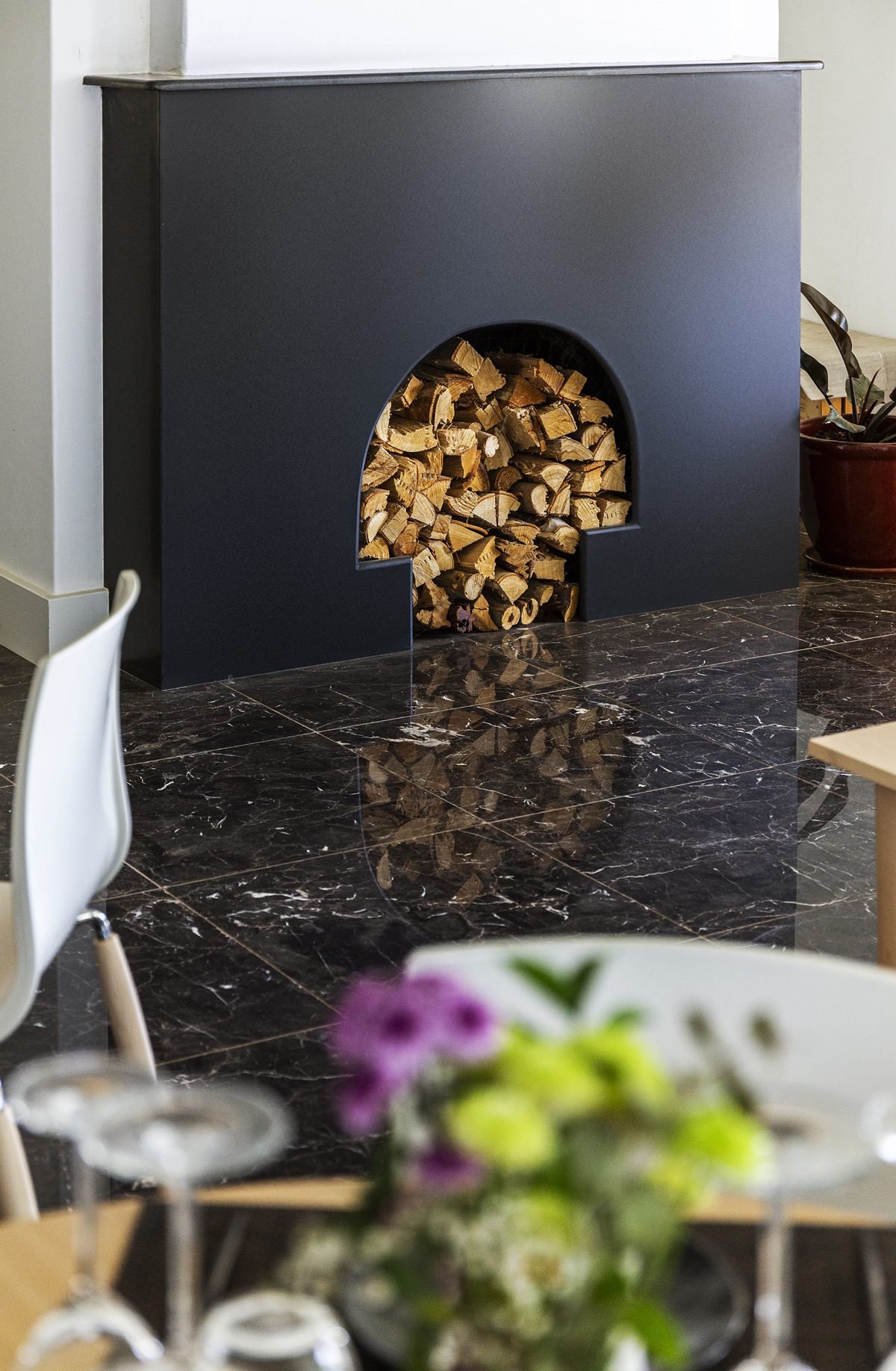 Artmar-MARBLE-TILES_COMMERCIAL-PROJECTS_Kanu-Wine-Farm_Emprador-Dark-Marble-Tiles_Polished-Finish_Supply-1.jpg Nero Marquina